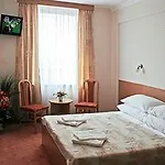 Zuglo Hotel 3*