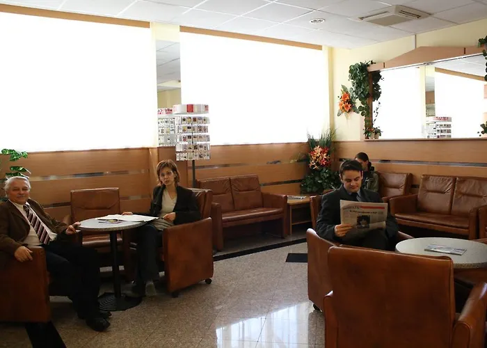 Zuglo Hotel 3*